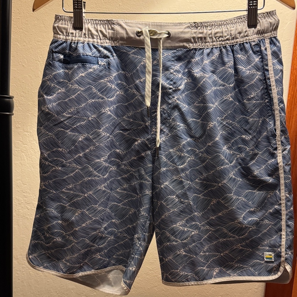 Vuori Wave Pattern Men's Swim Shorts 7”